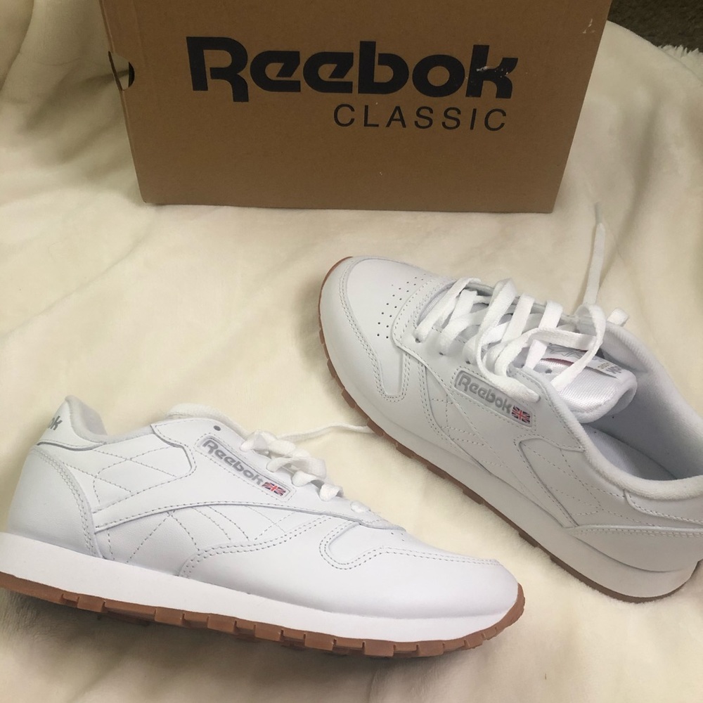Reebok Classics. White Leather. Size Women 7